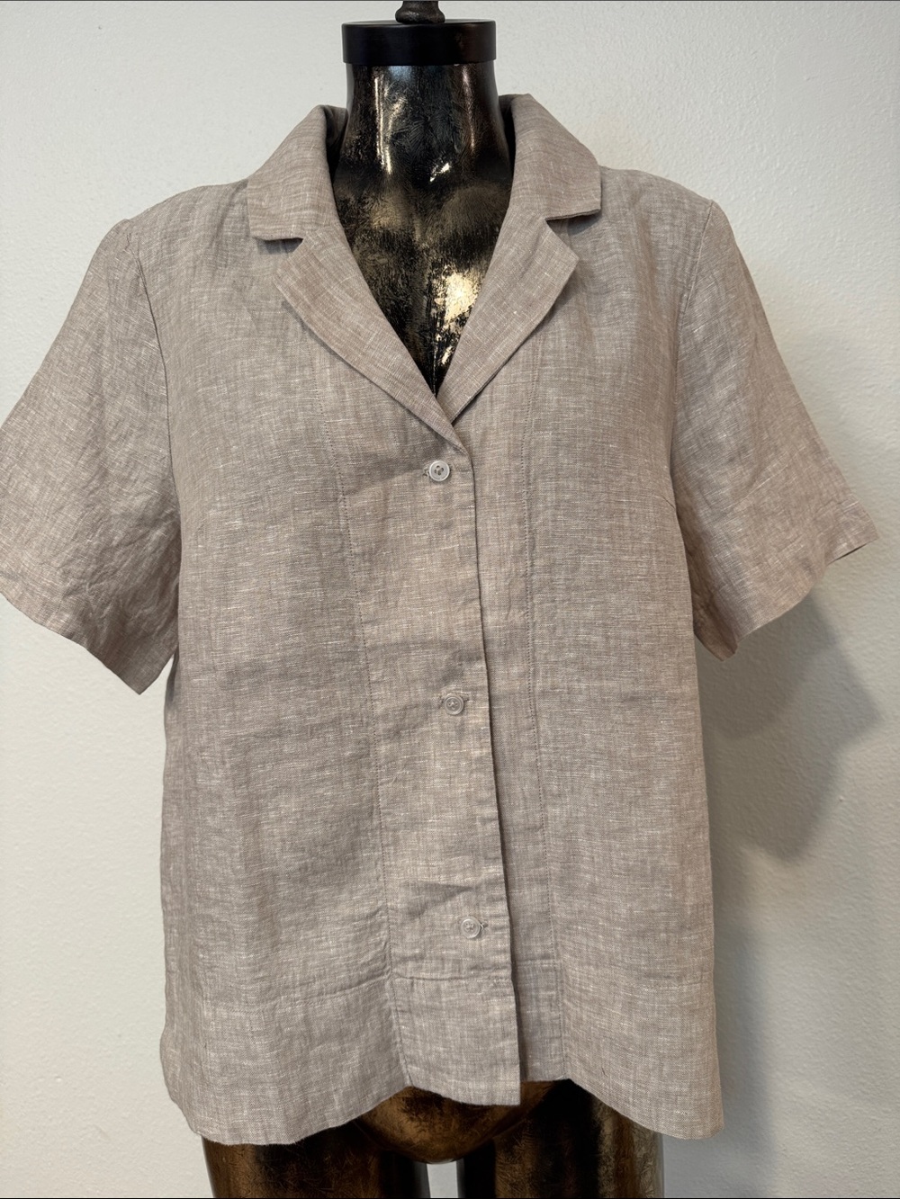 Quince Short-Sleeve Linen Button-Down Top — Taupe